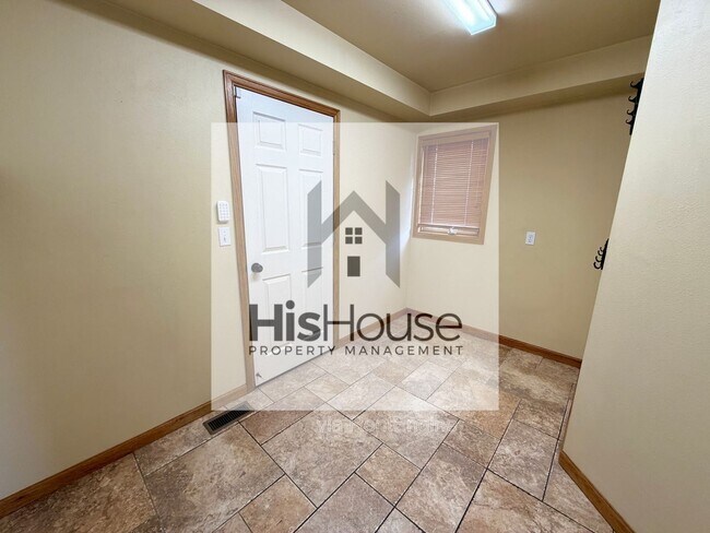 Building Photo - 2318 45th Ave