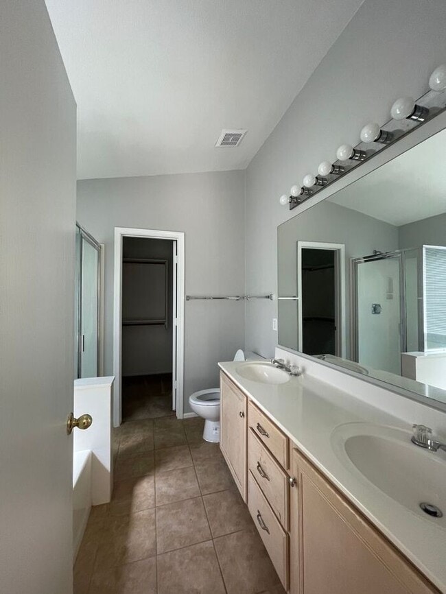 Building Photo - 3 Bed 2 Bath in Most Desired Ahwatukee