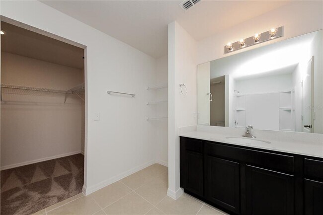 Building Photo - 1467 Swan Lake Cir