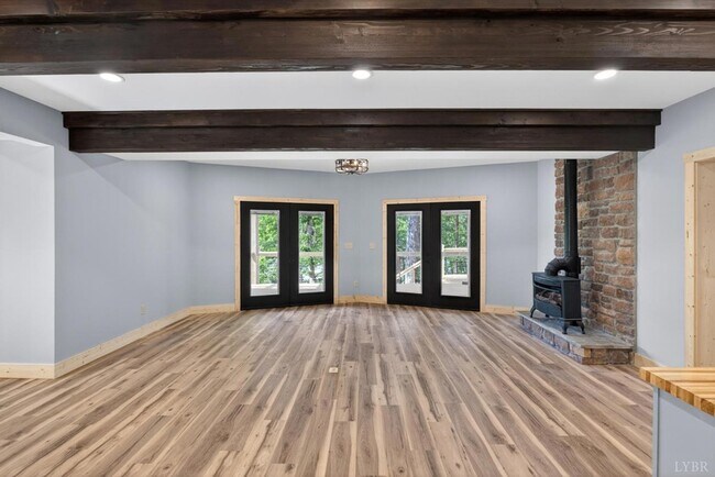 Building Photo - 308 Acres Ct