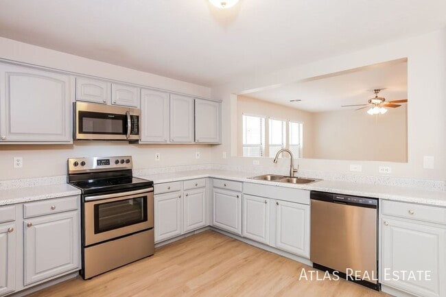 Building Photo - 11171 W Garfield St