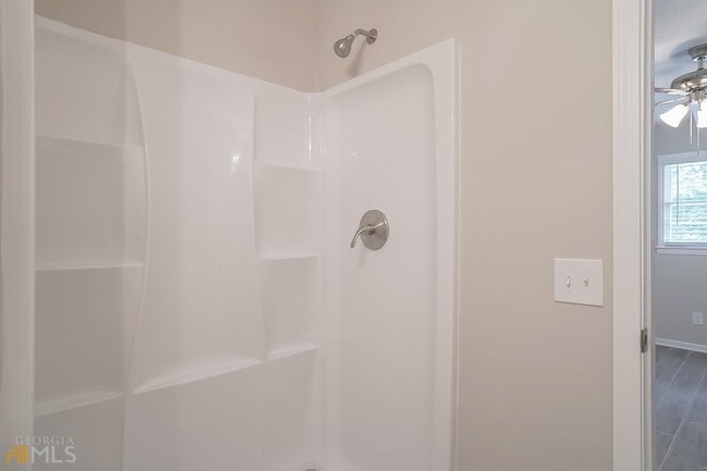 Building Photo - 6060 Ridge Way