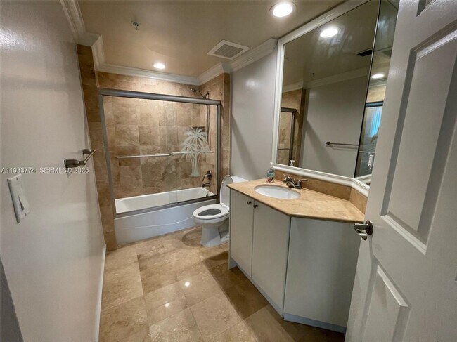 Building Photo - 1755 E Hallandale Beach Blvd