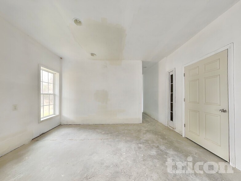 Building Photo - 824 Tibwin Pl SE