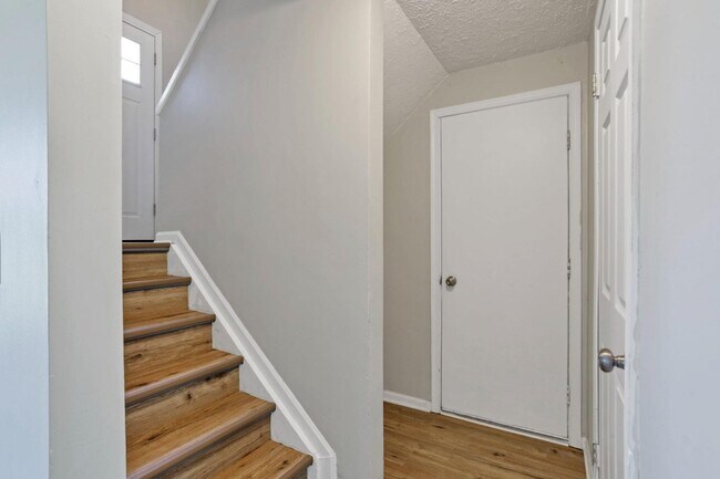 Building Photo - 2789 Raphael Dr