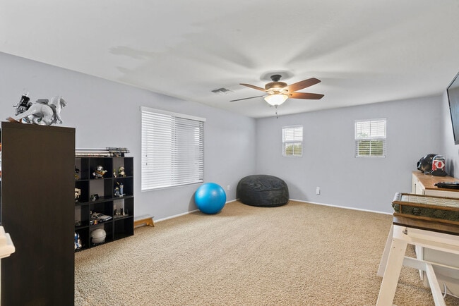 Building Photo - 11904 W Farmall Dr