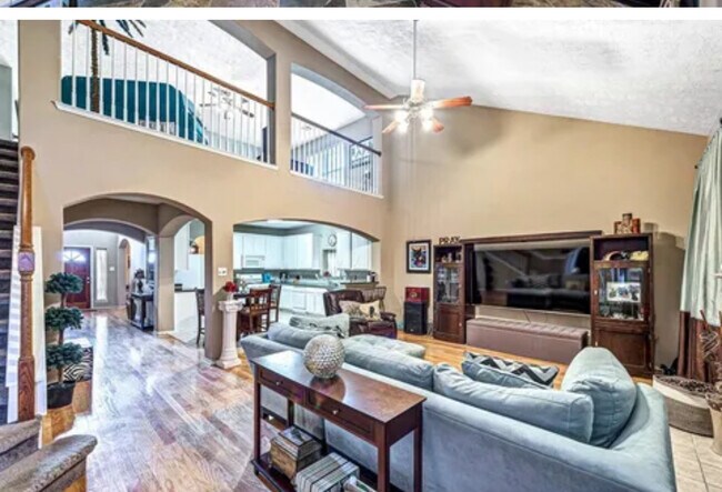 Building Photo - 8007 Blackcherry Ln