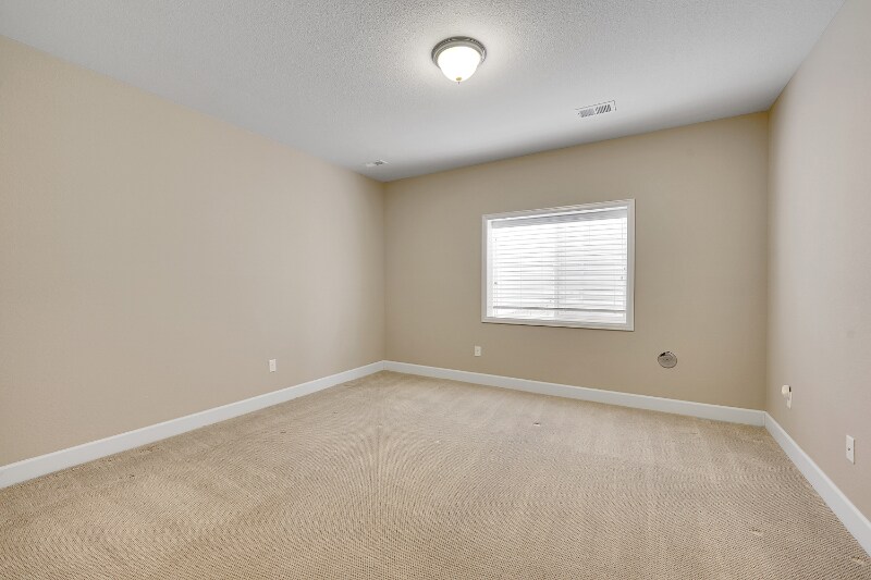 Building Photo - 27615 E Moraine Dr