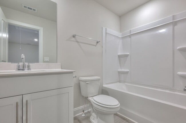 Building Photo - New Townhome in a prime location in Gallatin