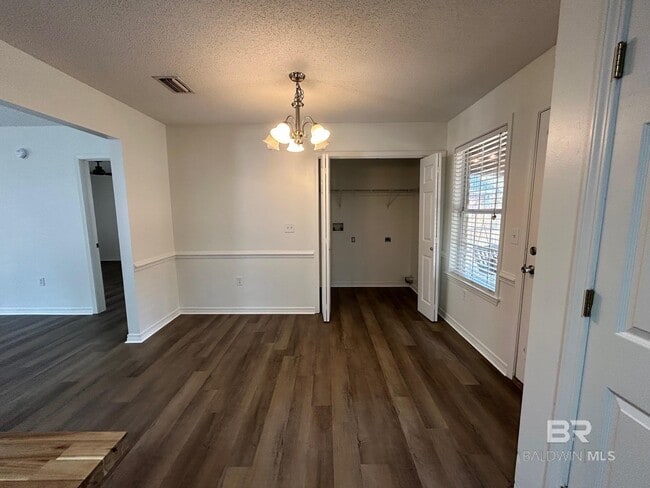 Building Photo - 112 Cluster Oaks Ct