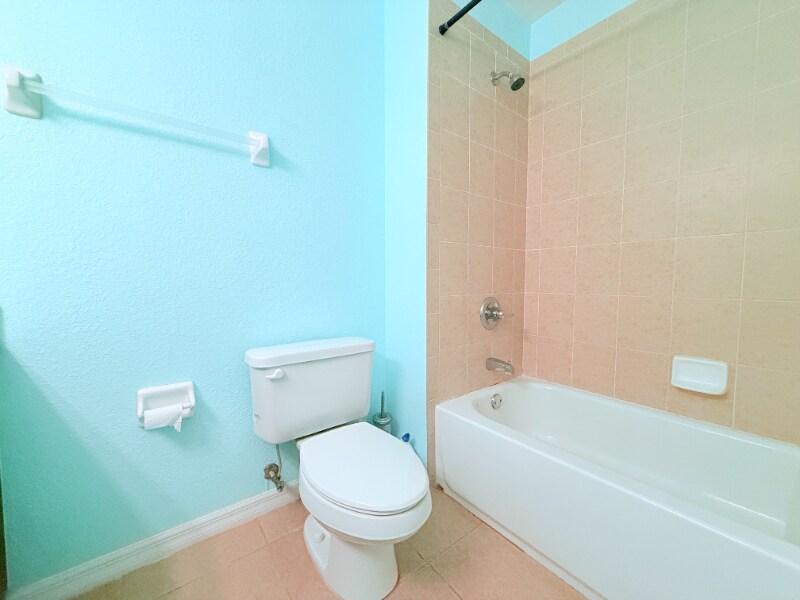 Building Photo - 100 Turpial Way