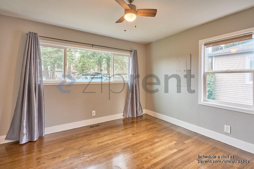 Building Photo - 2418 SE 141st Ave