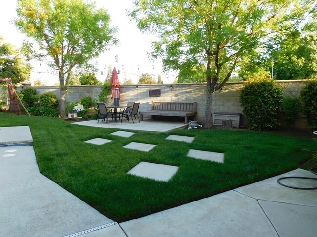 Building Photo - 1877 E Turnberry Ave