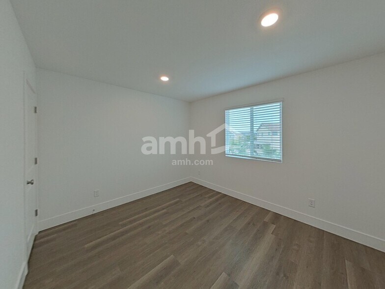 Building Photo - 5812 Fly Fisher St