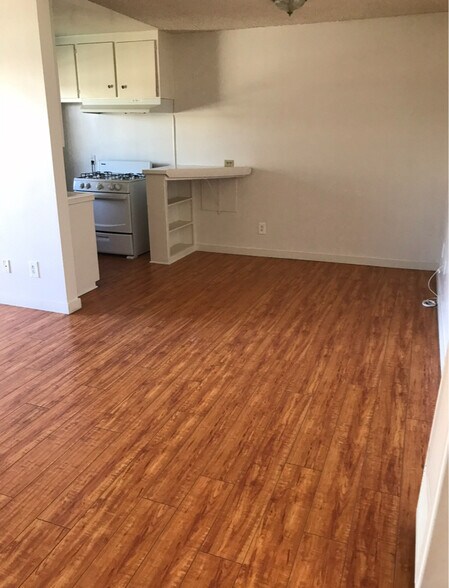 Building Photo - 8200 Owensmouth Ave