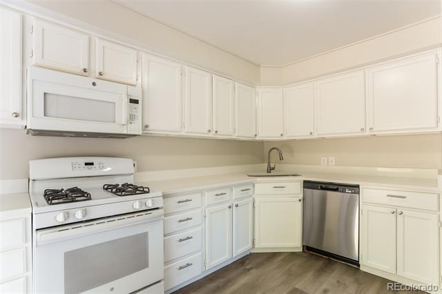 Building Photo - 8991 Lilly Dr