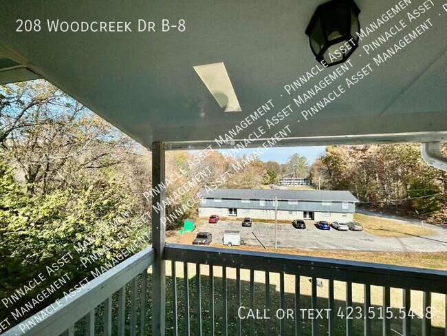 Building Photo - 208 Woodcreek Rd