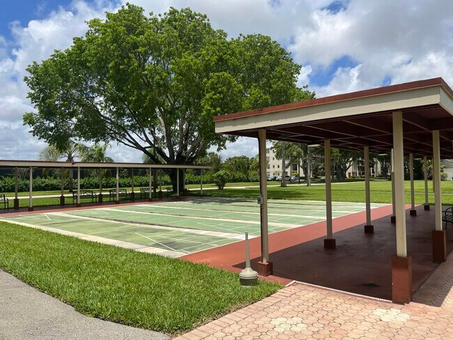 Building Photo - 21 Abbey Ln