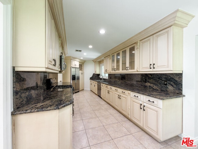 Building Photo - 1094 Garden Ln