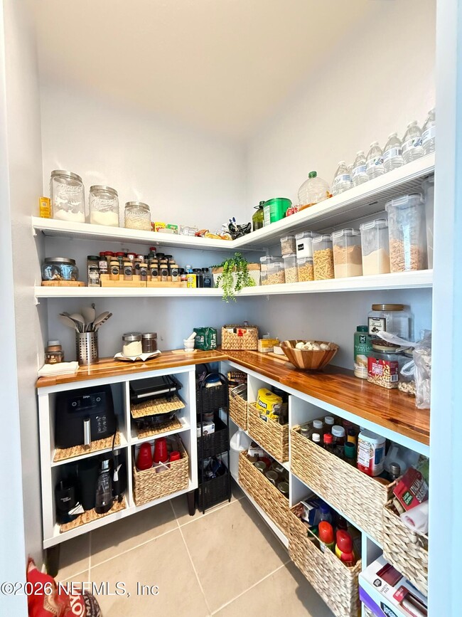 Building Photo - 605 Park Pl Blvd