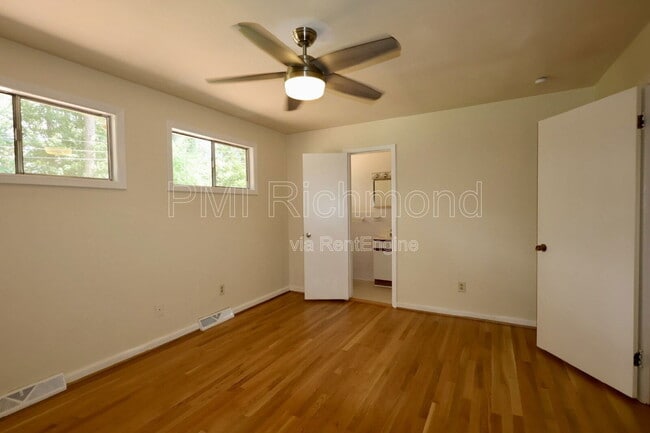 Building Photo - 8402 Kalb Rd