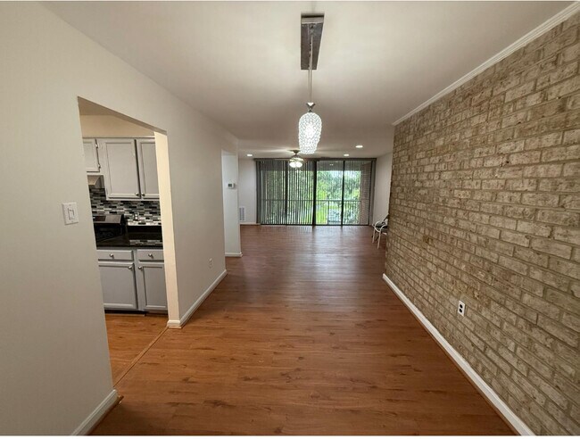 Building Photo - 800 Quince Orchard Blvd