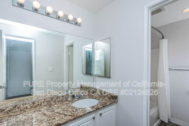 Building Photo - 7405 Charmant Dr