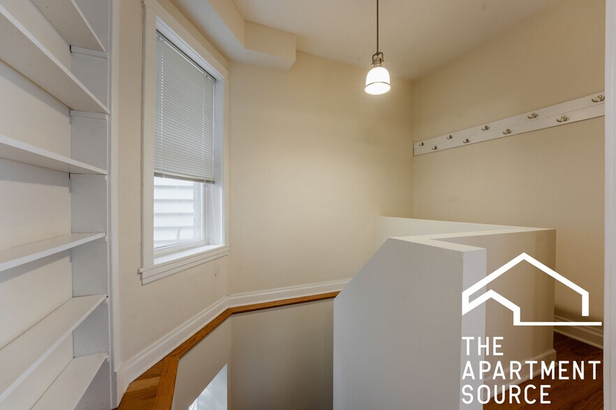 Building Photo - 2660 N Ashland Ave