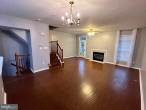 Building Photo - 439 Amelanchier Ct