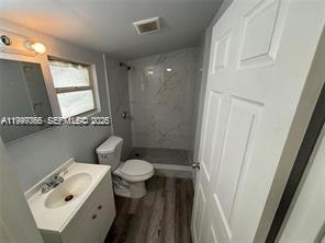 Building Photo - 820 21st St