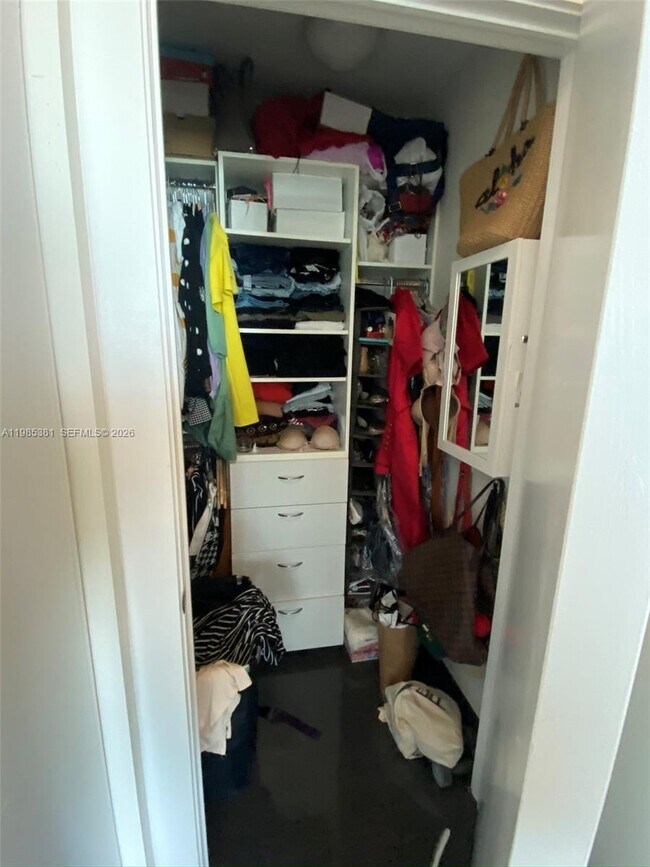 Building Photo - 900 Biscayne Blvd