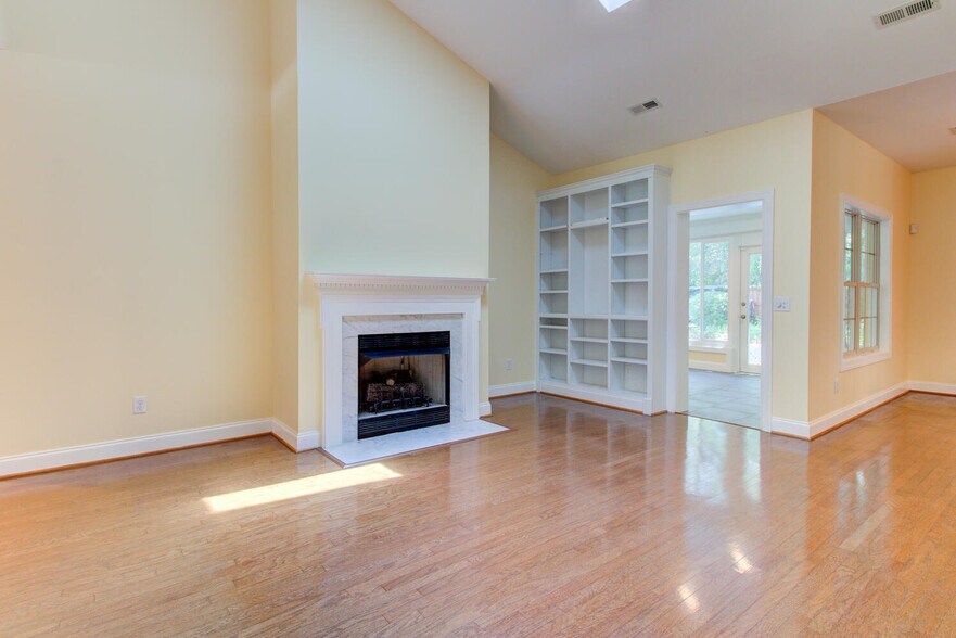 Building Photo - 4806 Alida Pl