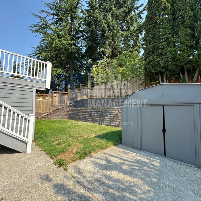 Building Photo - Rare 4 Bedroom Plus 4 Bathroom Home!