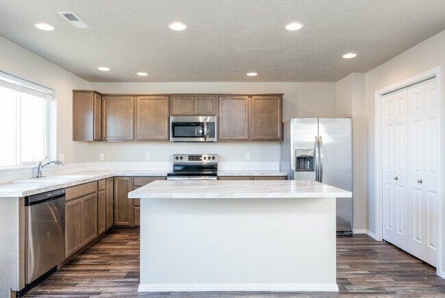 Building Photo - 1036 Magic Mill Ave