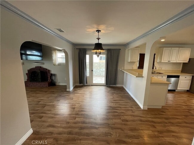 Building Photo - 1407 S Ross St