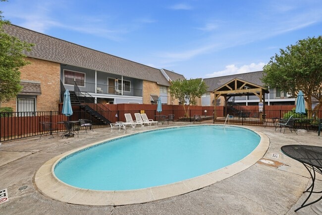 Building Photo - 1433 Cedar Post Ln