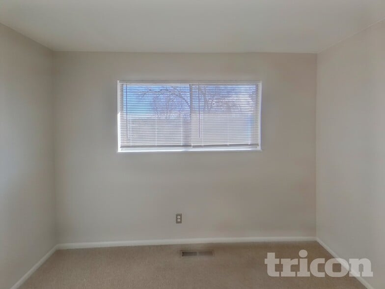 Building Photo - 2305 Providence Cir