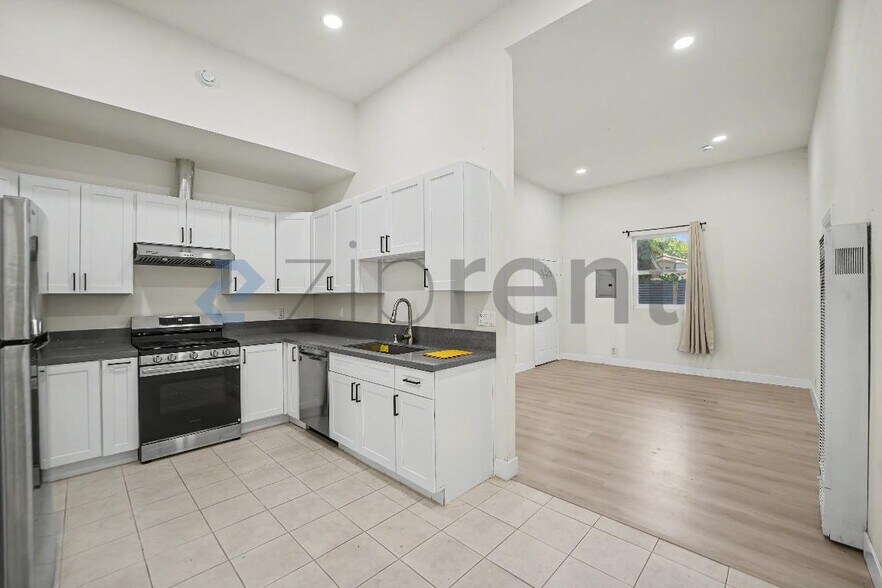 Building Photo - Unit 1333