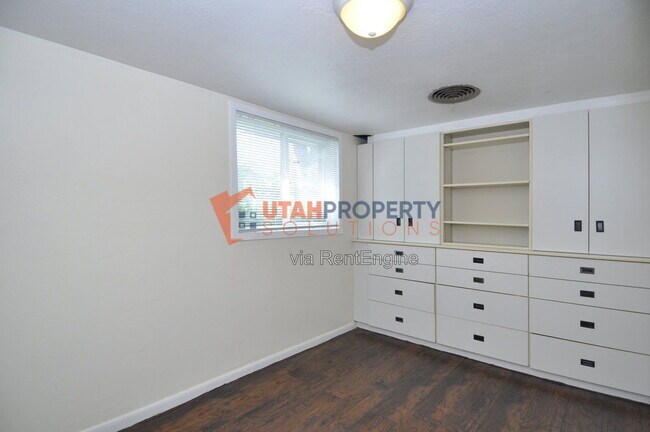 Building Photo - 1681 E 2100 S