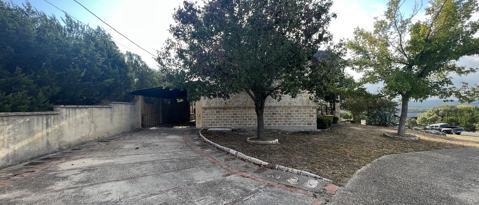Building Photo - 204 Walnut Way