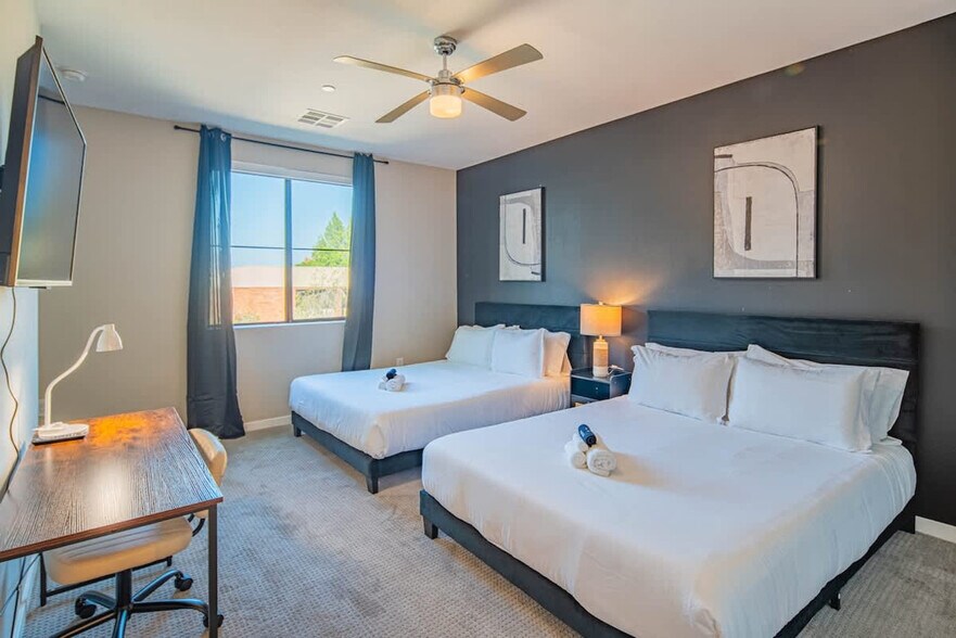 Building Photo - 777 E Stella Ln