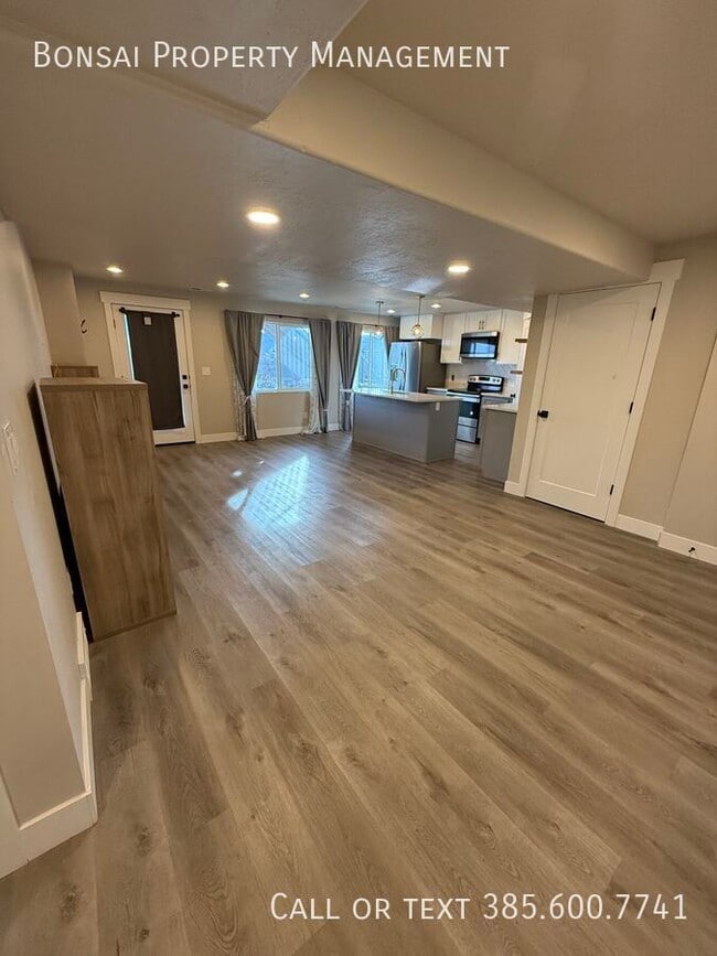 Building Photo - 1489 W Stone Gate Dr