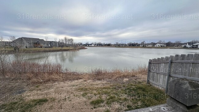 Building Photo - 449 S Longbranch Dr