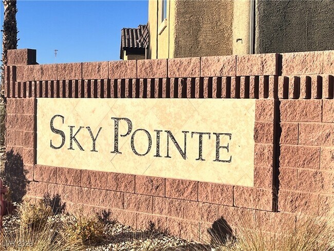 Building Photo - 6868 Sky Pointe Dr