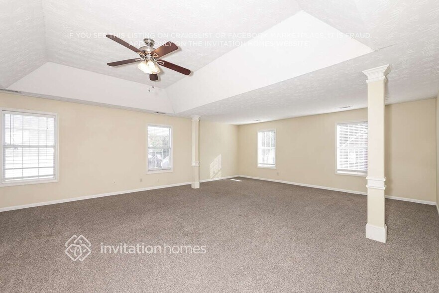 Building Photo - 6521 Carriage Ln