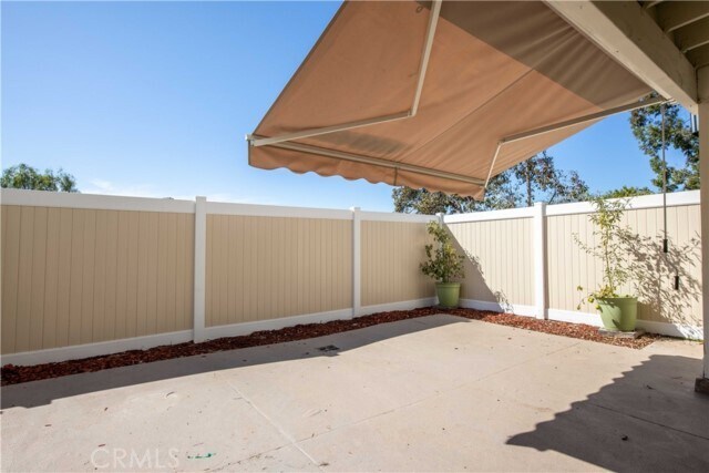 Building Photo - 26152 Los Viveros