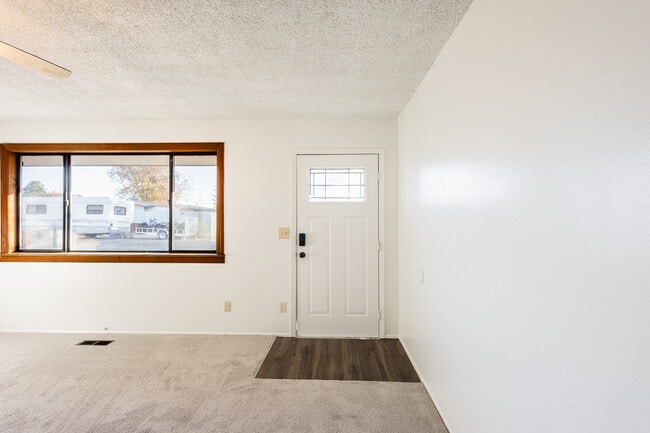 Building Photo - 1609 N Plateau Ave