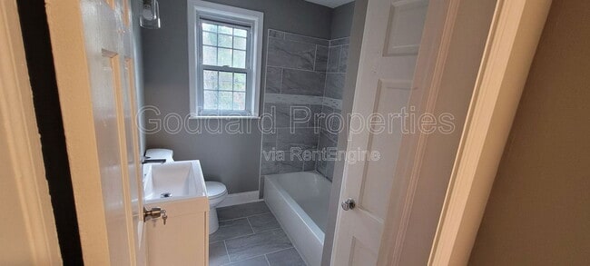 Building Photo - 5916 Northwood Dr