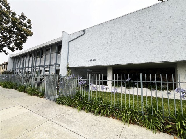 Primary Photo - 12926 Doty Ave