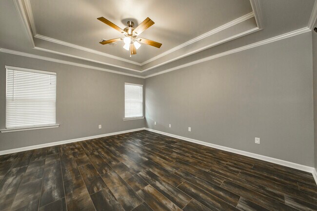 Building Photo - 31 Newcastle Dr